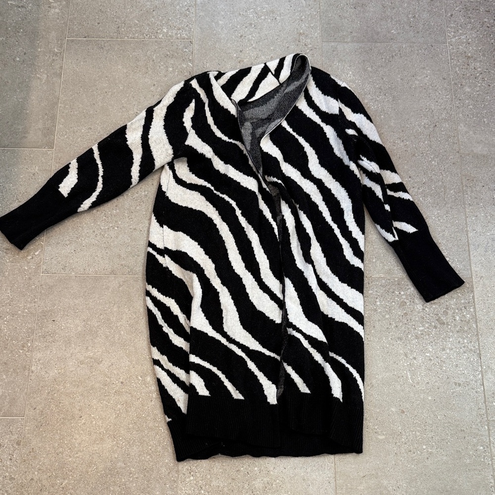 Philosophy Black and White Knit Cardigan Medium